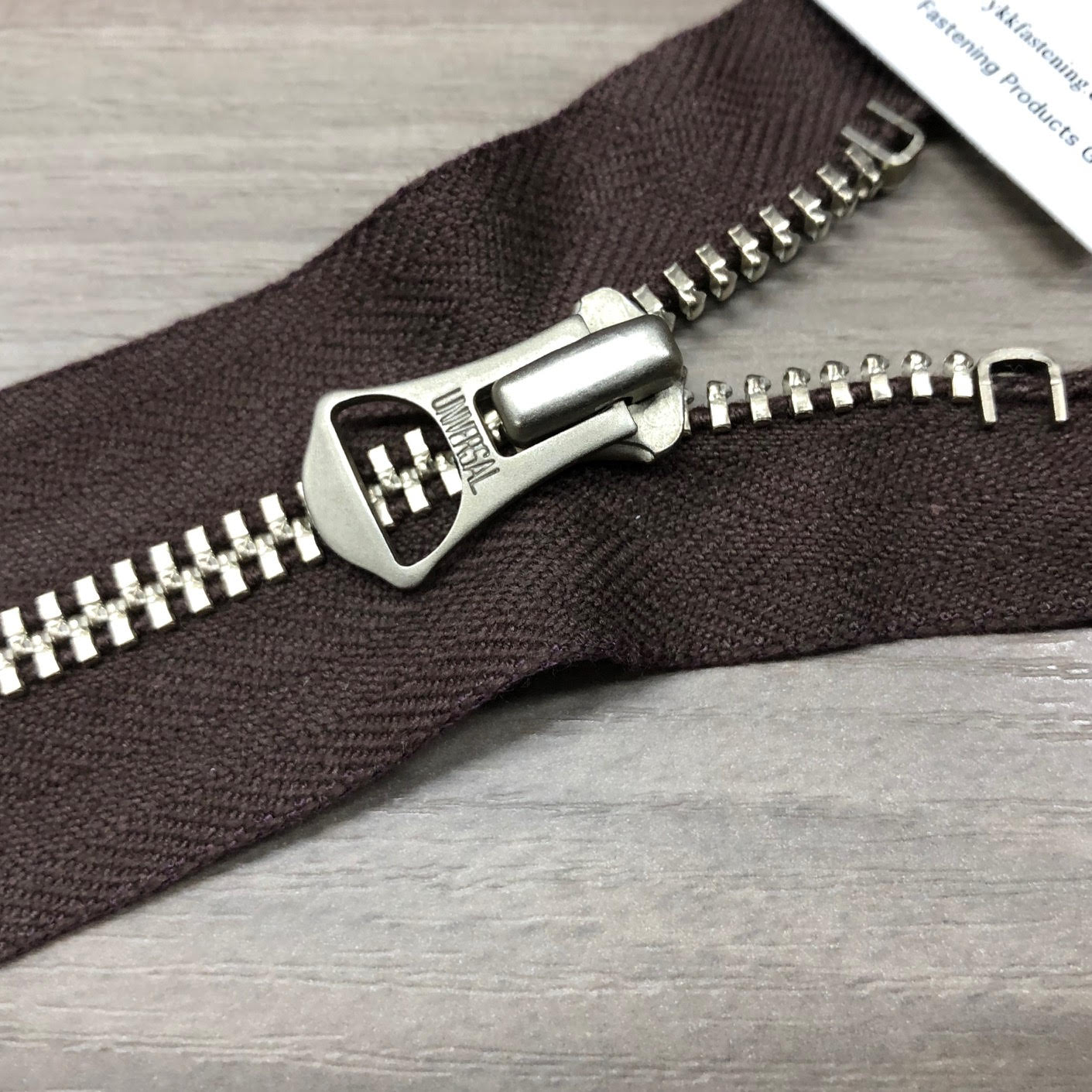 いつもと違うファスナー「OLD AMERICAN」YKK Vintage Zipper (オールドアメリカン) ApparelX News